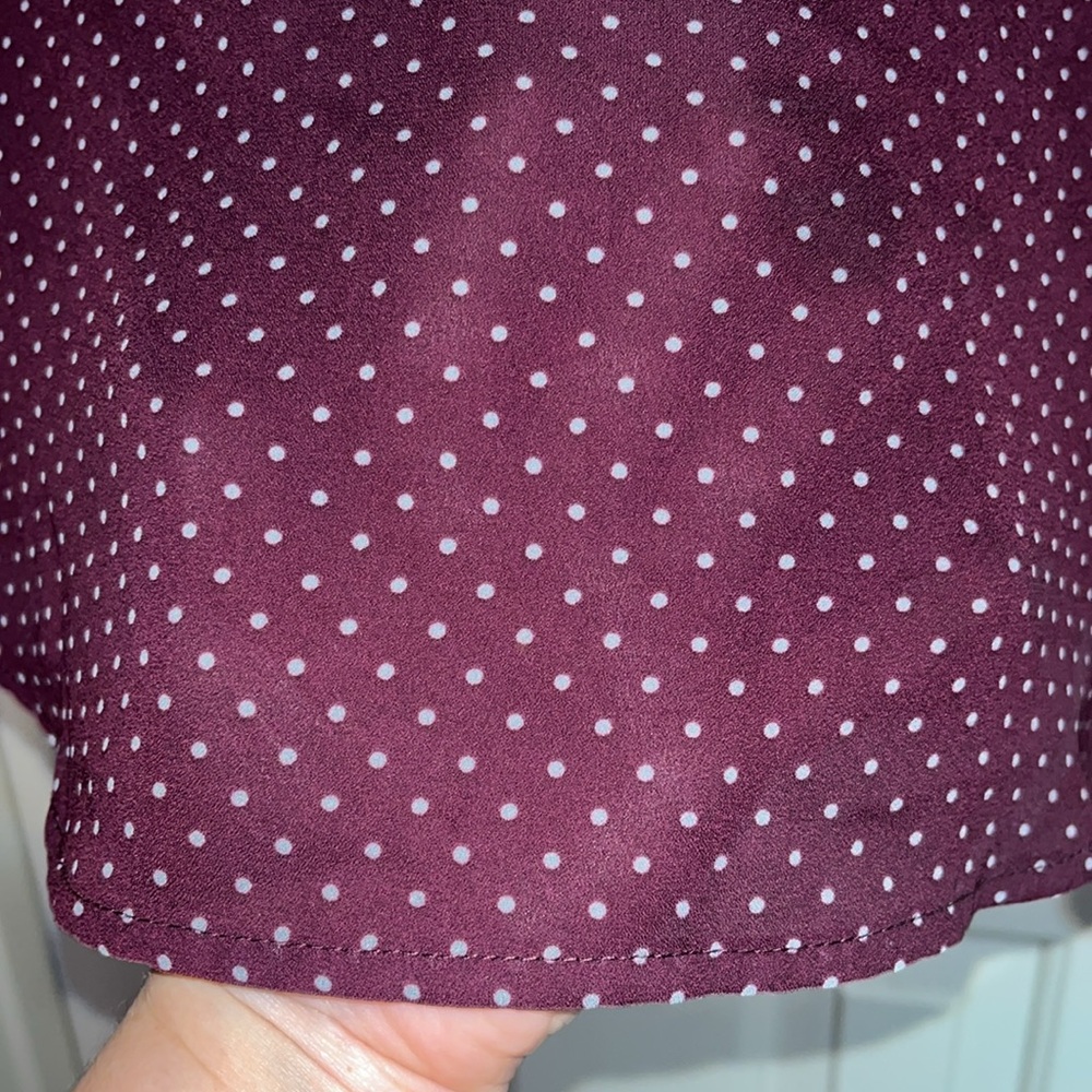 Lily White Women’s Maroon & Gray Polka Dot Blouse – Size Large - Picture 6 of 9